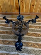 lampa wisząca drwewniana  kute elementy