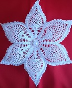 Gwiazda robiona na szydełku -ozdoba świateczna