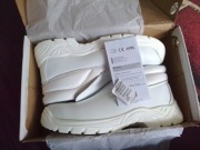 Buty BTwhite białe ochronne 45 spożywcza (niemal niewidoczne przebarwienie)