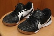 Buty sportowe (halowe) firmy NIKE rozm. 34