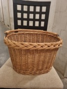 kosz wiklinowy na rower