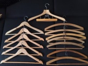 WIESZAK ubraniowy drewniany zestaw vintage bez poprzeczki 12 szt