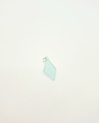 Zawieszka sea glass jak naturalne morskie szkło do naszyjnika błękitne 