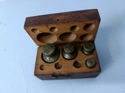 Stare Odważniki Mosiężne Etui 4sztuki