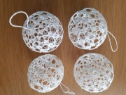 BOMBKI SZYDEŁKOWE RĘCZNIE ROBIONE 4 szt (20) 