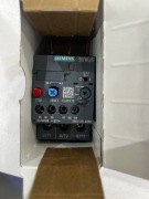 Siemens 3RU2126-4EB0 przekaźnik przeciążeniowy 27-32A 2 sztuki