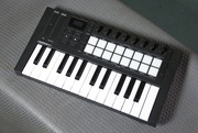 Klawiatura sterująca MIDI NOVATION LAUNCHKEY mini 25 MK4