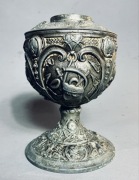 Antyczna baza lampy naftowej Hubertus – motyw myśliwski, rzadki antyk