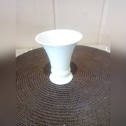 Maly,porcelanowy wazonik/Furstenberg Porzellan/