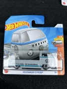 HOT WHEELS - VOLKSWAGEN T2 PICKUP - HW HOT TRUCKS - NUMER 42 / 250 - 1 / 10