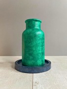 Ręcznie robiony wazon z podstawką z gipsu polimerowego | różne wersje