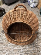 Kosz wiklinowy do transportu zwierząt 