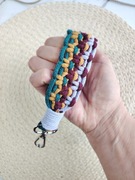 Ręcznie pleciony brelok do kluczy wielokolorowy makrama breloczek handmade 