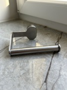 Metalowy uchwyt do papieru Nowy IKEA brogrund