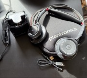 Plantronics voyager focus uc z standem słuchawki bezprzewodowe
