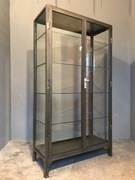 Szafa metalowa LOFT lekarska medyczna witryna szklana industrialna