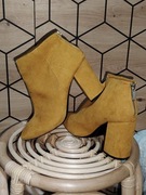 Buty botki Pull&Bear na słupku musztardowe 40