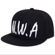 Czapka N.W.A. – klasyka gangsta rapu – snapback czarna z białym haftem