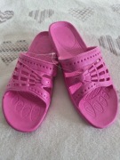 Klapki basenowe nowe, r. 42