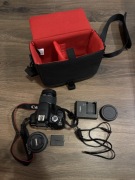 Canon EOS 2000D + obiektyw 18-55 mm + obiektyw stałoogniskowy 50 mm