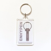 Mini brelok Enhypen + naklejka