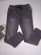 Chłopięce spodnie jeansowe r 134 Pepco