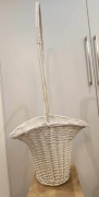 Kosz na kwiaty wiklinowy duży biały
