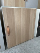 szafka stojąca z drewnianym frontem Ikea Besta