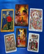 Wróżba Tarot Lenormand Runy miłość praca finanse 