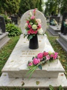 Zestaw nagrobny na desce kwiaty sztuczne stroik bukiet 