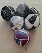 Czarne, siwe, każda inna.  Bombki 15 cm  ręcznie wykonane