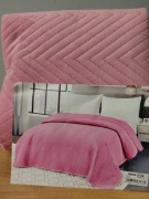 Narzuta na łóżko 200x220 pikowana 