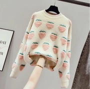 sweterek w truskawki M/L nowy kremowy sweter jfashion cutecore kawaii