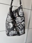 Śliczna torebka w kwiaty 