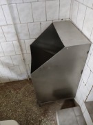 Duży pojemnik na sól z kwasówki