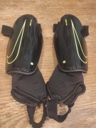 Ochraniacze piłkarskie Nike