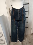 Dżinsy Vintage na guziki z prostą nogawką, ozdobny pasek w formie łańcuszka