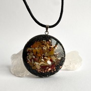 Orgonit osobisty z kamieniami naturalnymi: mokait. Odpromiennik.