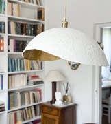 Lampa RAW GOLD+ – ręcznie formowana, złote wnętrze, Ø45/55/65 cm