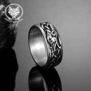 Nordycki pierścień ze smokiem i plecionką