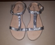 Sandały srebrne Clarks 37,5 śliczne z kryształkami/cyrkoniami