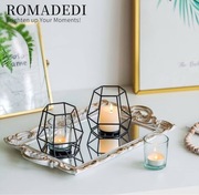 Geometryczny czarny świecznik metalowy