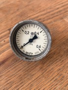 Stary manometr MPa 0-0,6  1991r  M-1/4