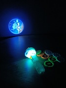 Latarka projektor z obrazkami dla dzieci