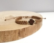 Bransoletka krzyżyk drewno brąz regulowana makrama różaniec 