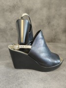 Sandały czarne na koturnie skórzane koturny Carini