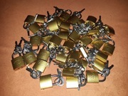 Mała kłódka 2cm szerokości mosiężna