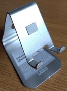 Stylowy stojak na tablet, telefon i książki.