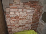 Stara cegła z rozbiórki 