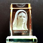 Matka Boska Boża kryształ hologram 3d figurka rzeźba Medjugorie